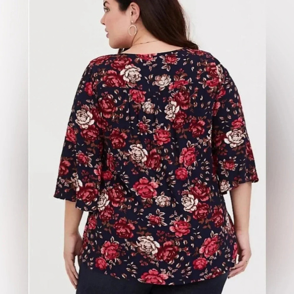 Torrid Plus Navy Floral Split Bell Sleeve Crisscross Neckline Crepe Blouse boho - Picture 3 of 10